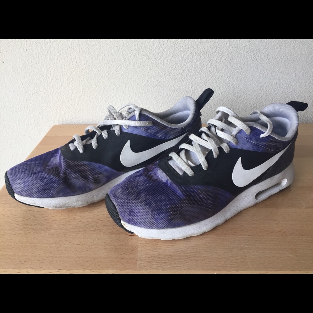 Nike Air Max Tavas Men’s Size 9 42.5 Purple Black